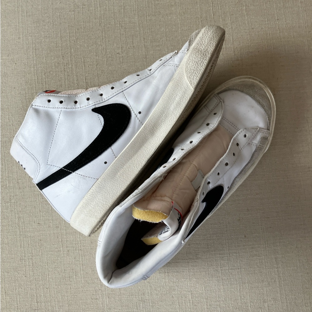 Nike Women’s Blazer Mid Shoes